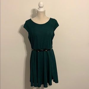 Short Sleeve Dress with Belt Included, Size XL